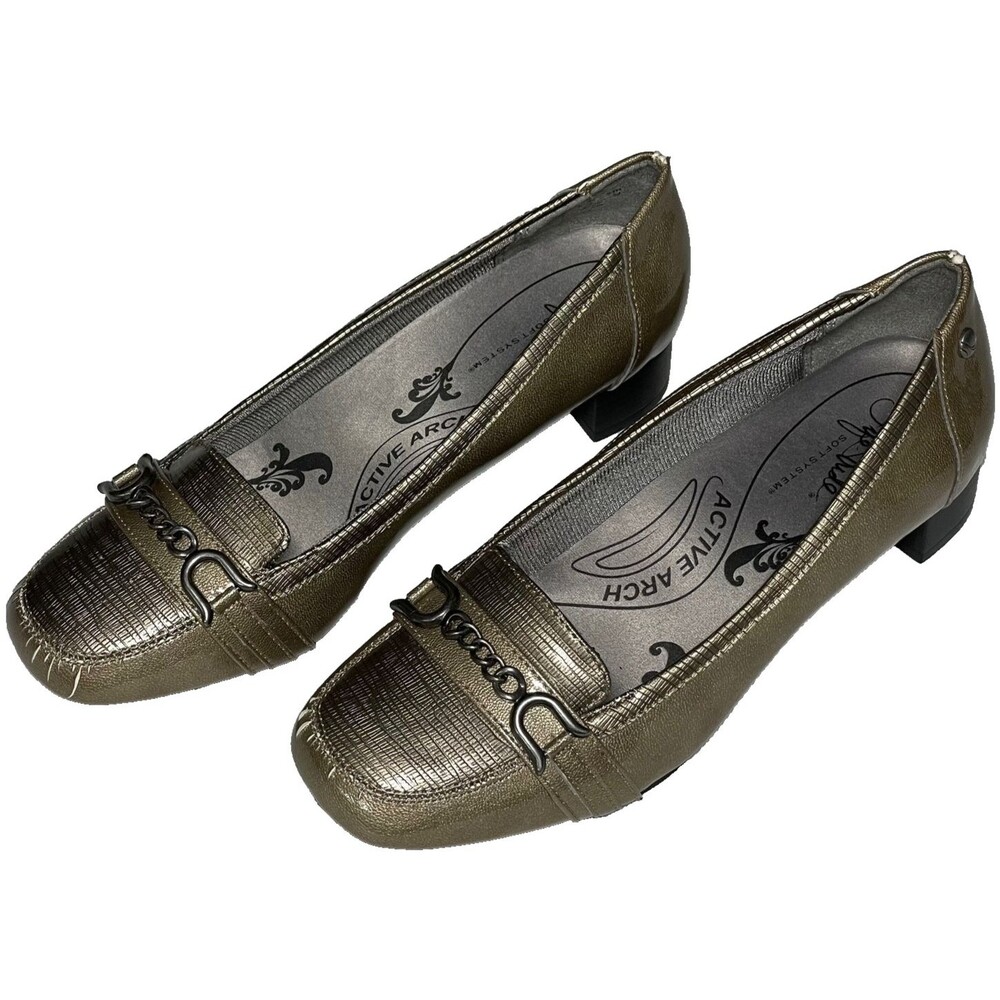 Life Stride Size 6 W Gold Front Chain Wedge Heel Women's Slip On Shoes